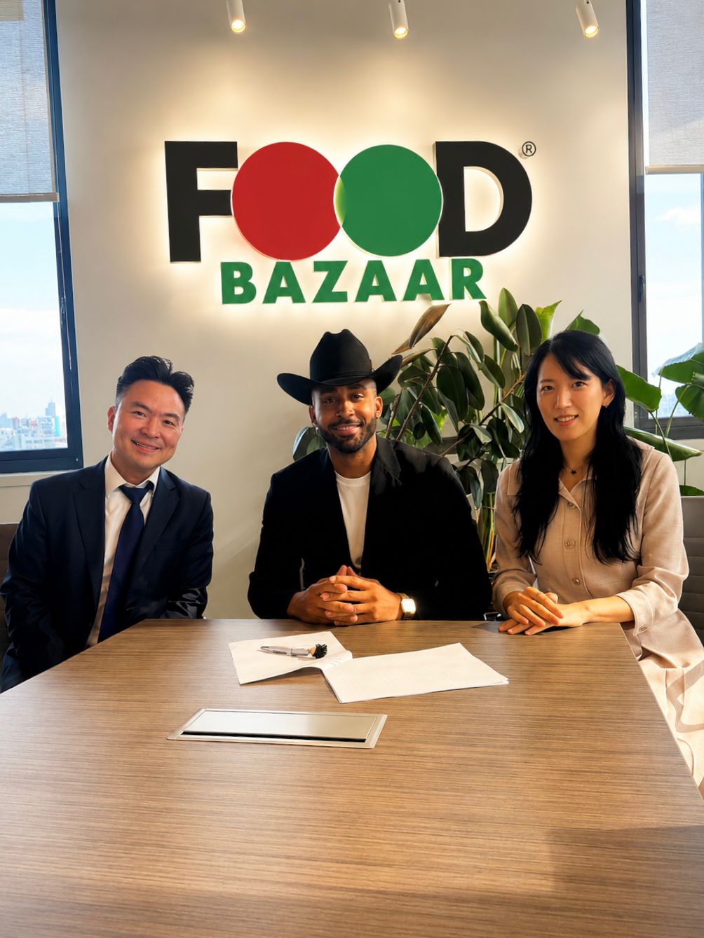 Imagen cultural de la comunidad hispana: Caramelo será embajador oficial de los supermercados Food Bazaar