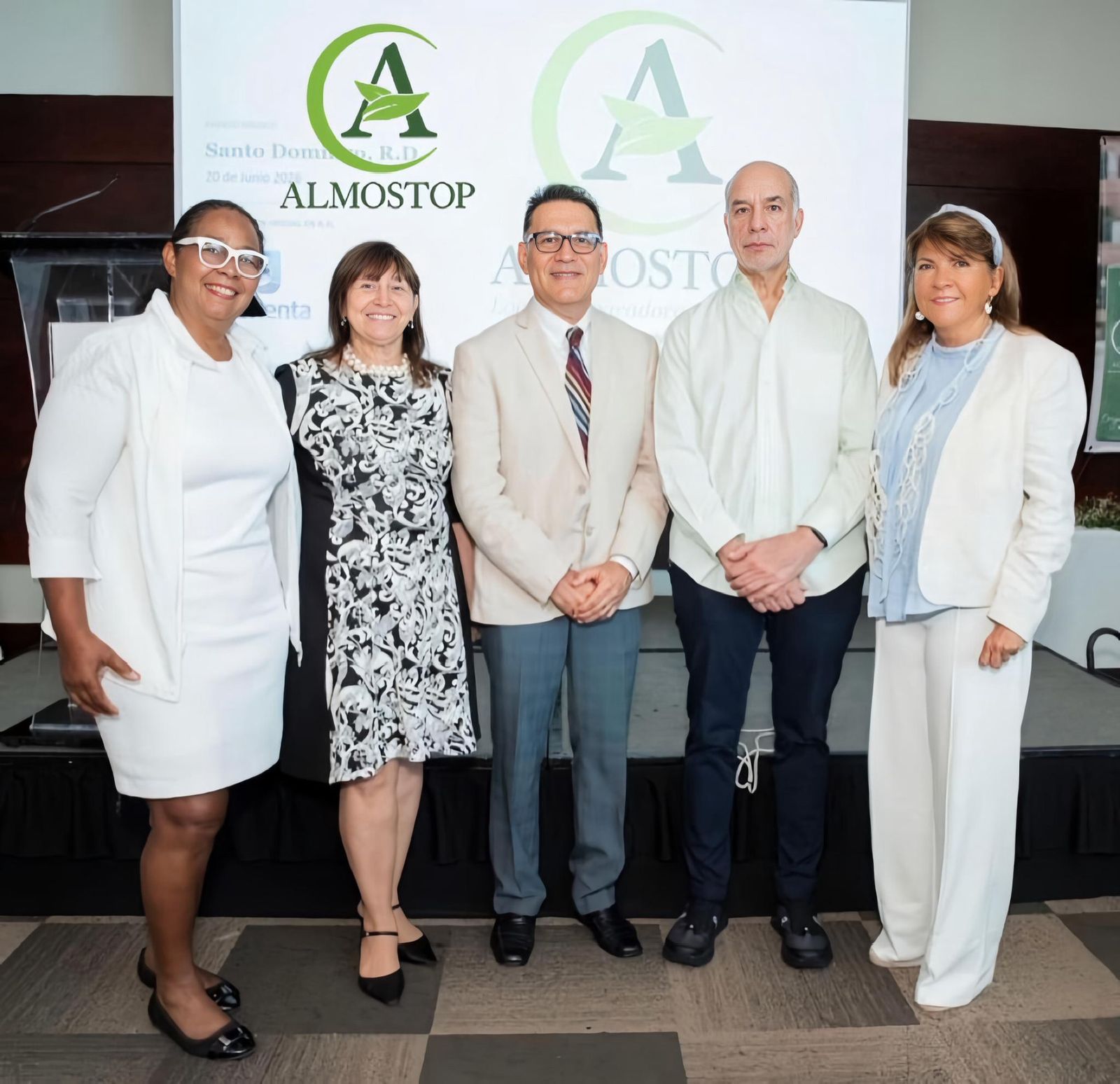 Dismenta presenta Almostop al sector salud dominicano, como una alternativa natural para el cuidado de la piel