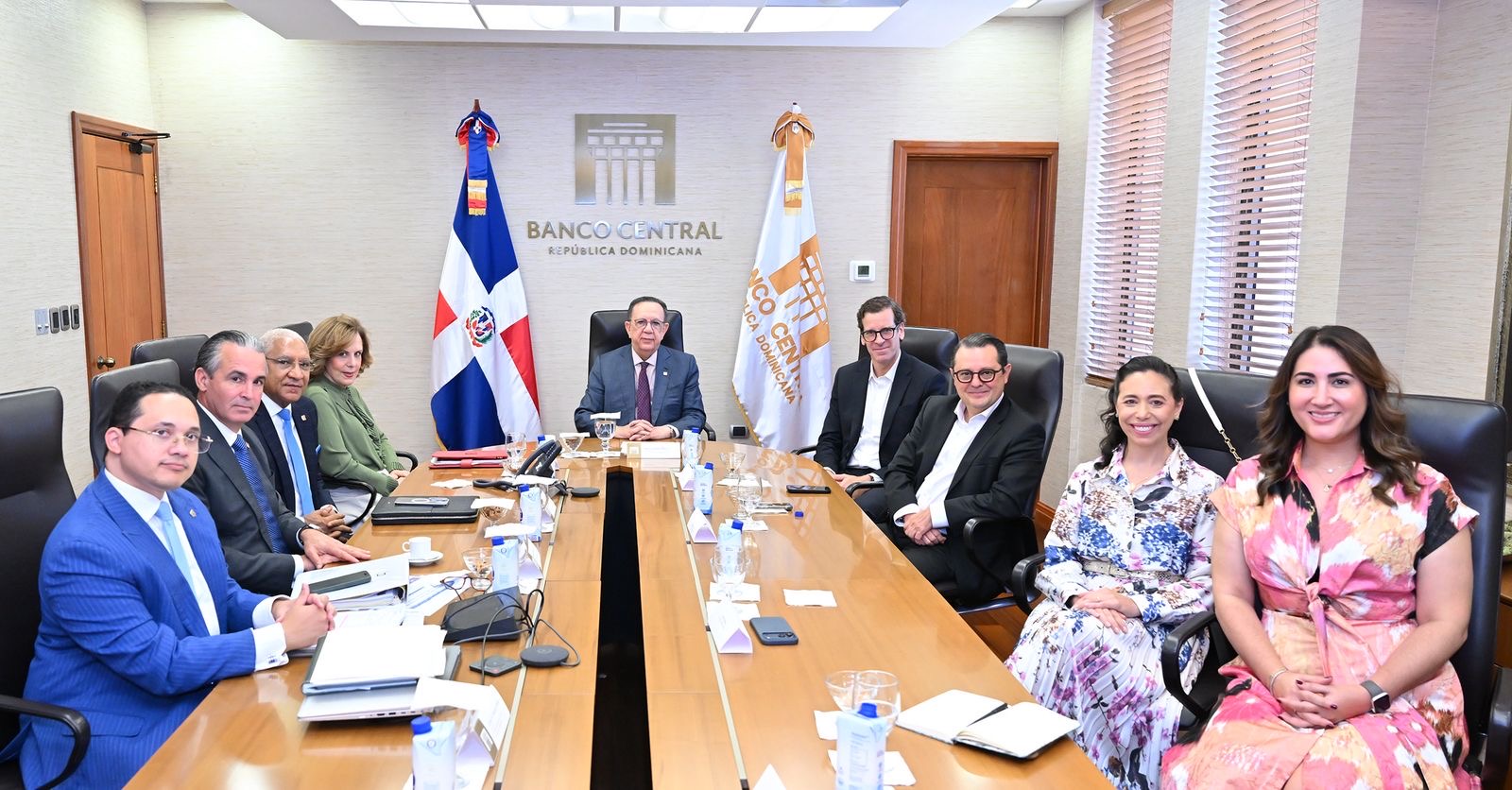 Valdez Albizu recibió la visita de una delegación ejecutiva del Citibank Valdez Albizu recibió la visita de una delegación ejecutiva del Citibank