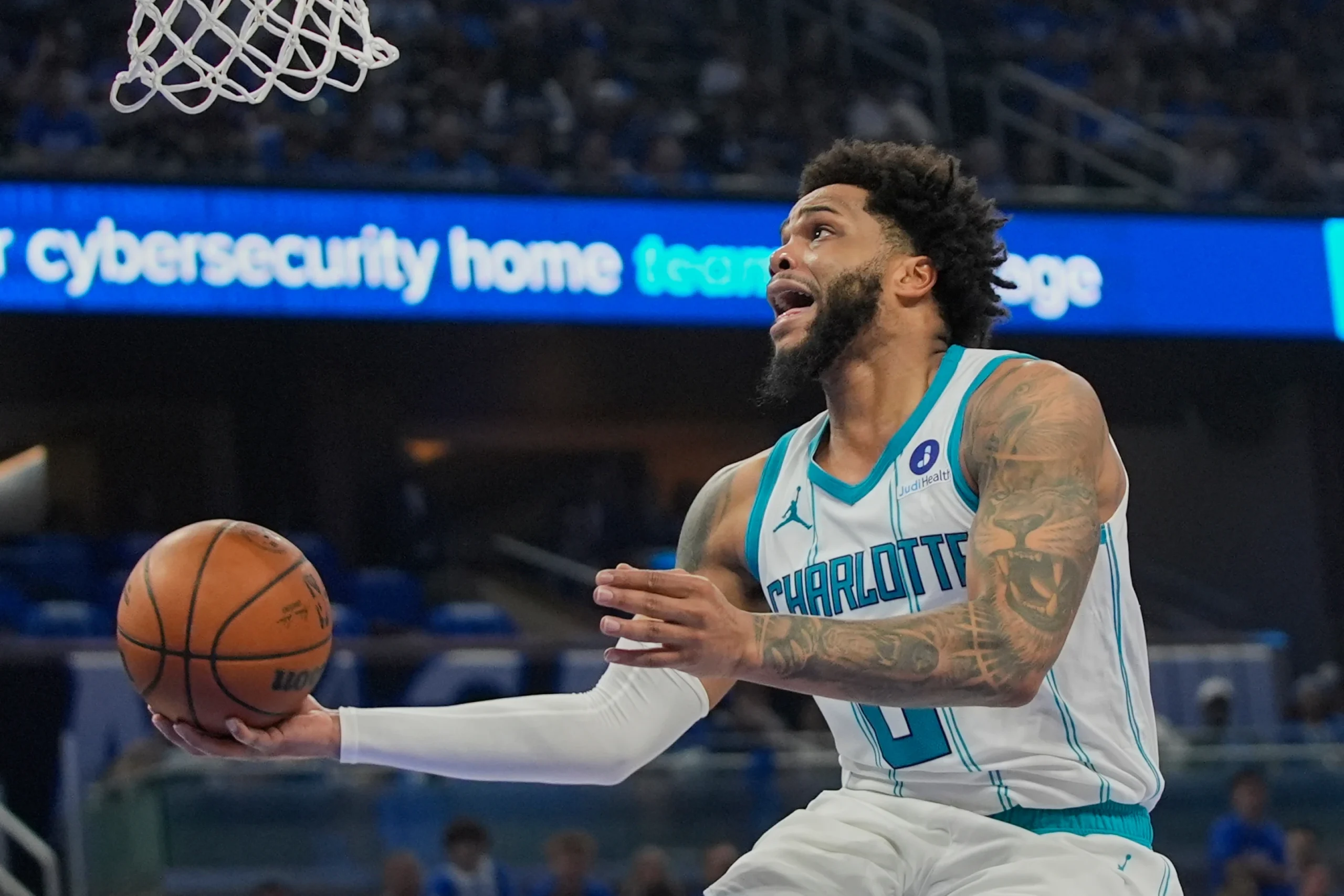 los Hornets envían a Miles Bridges a los Phoenix Suns mientras continúa la reorganización de la temporada baja.
