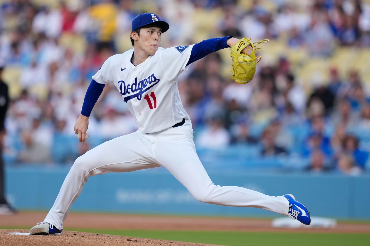 Freddie Freeman conecta un jonrón decisivo, dándole la victoria a los Dodgers sobre los Angels por 1-0.