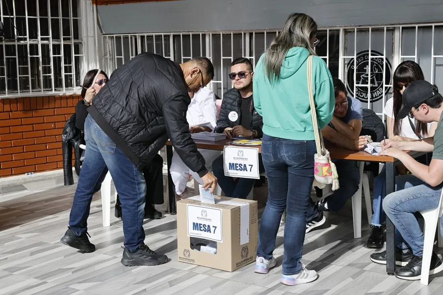 Colombia vota para elegir al presidente que sucederá a Gustavo Petro Colombia vota para elegir al presidente que sucederá a Gustavo Petro