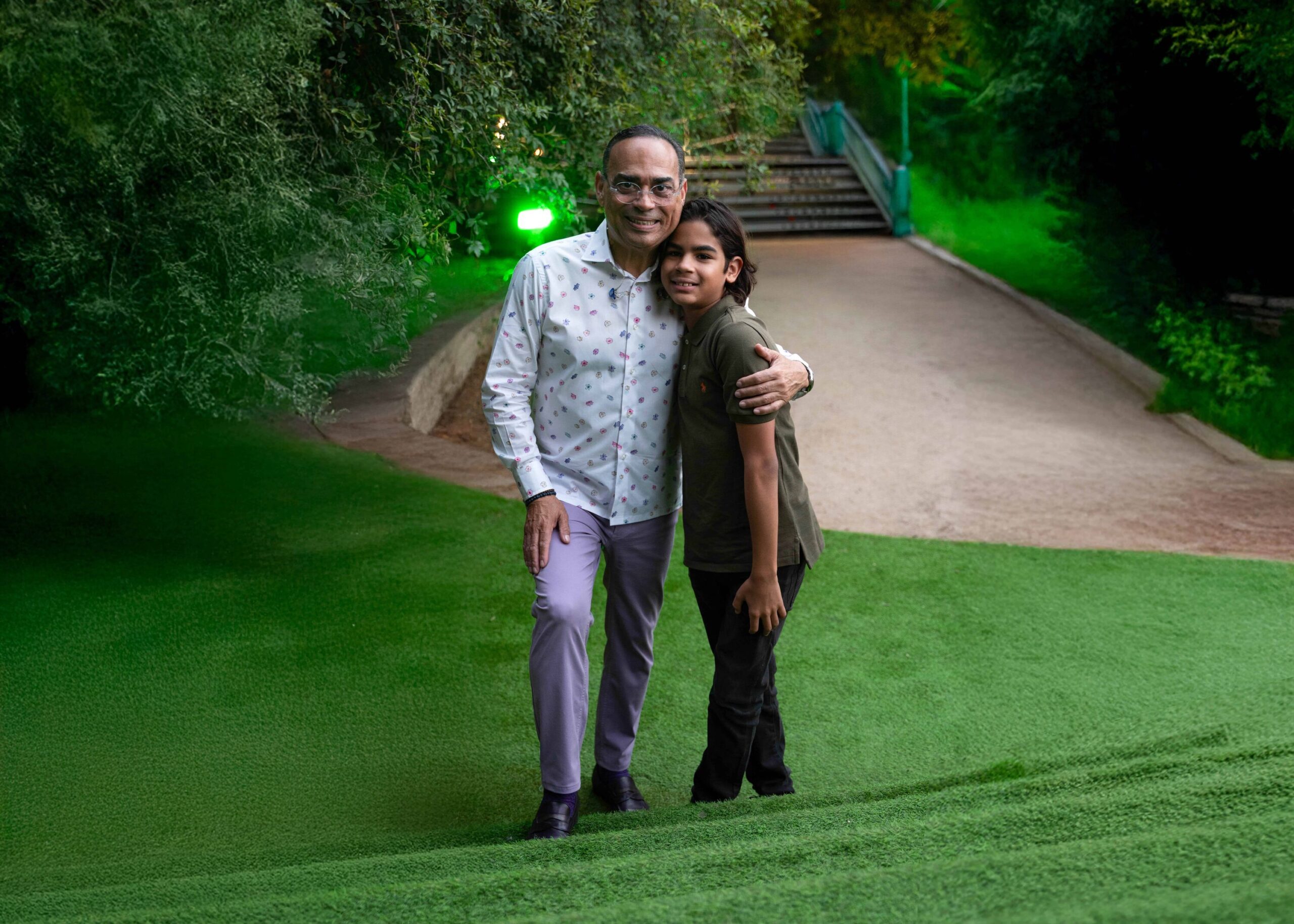 Gilberto Santa Rosa une generaciones en “Consejo de un abuelo”, una emotiva colaboración junto a su nieto Ian Marco