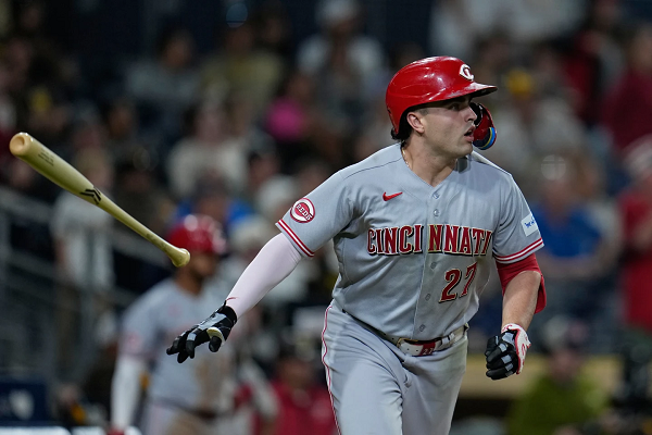 El jonrón de Sal Stewart en la undécima entrada le da la victoria a los Reds sobre los Padres por 5-3, poniendo fin a la racha de 5 derrotas consecutivas de Cincinnati El jonrón de Sal Stewart en la undécima entrada le da la victoria a los Reds sobre los Padres por 5-3, poniendo fin a la racha de 5 derrotas consecutivas de Cincinnati