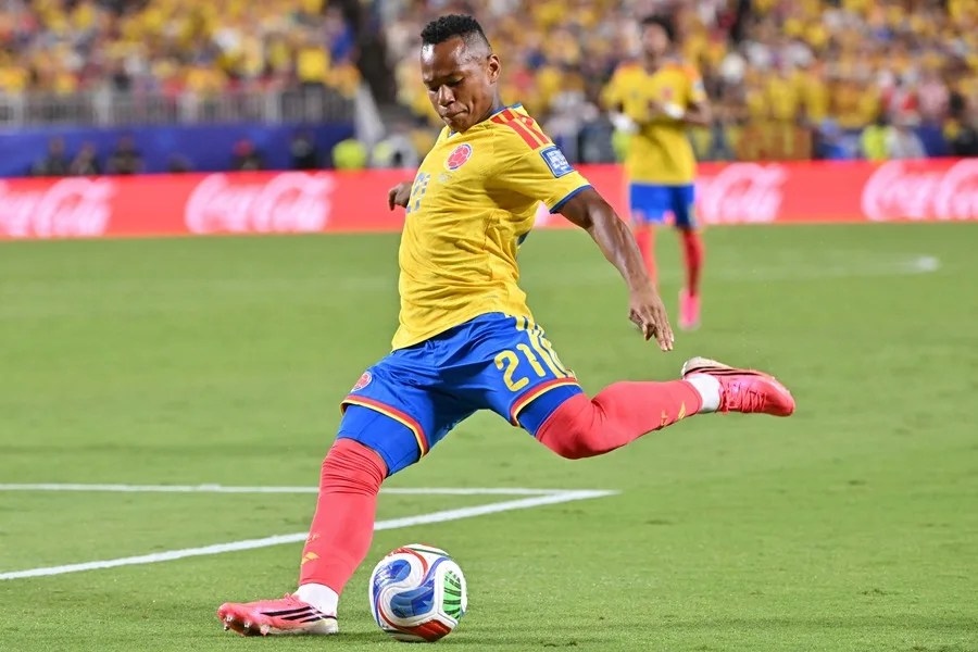 Federación Colombiana de Fútbol pide a Fiscalía investigar las amenazas contra Campaz