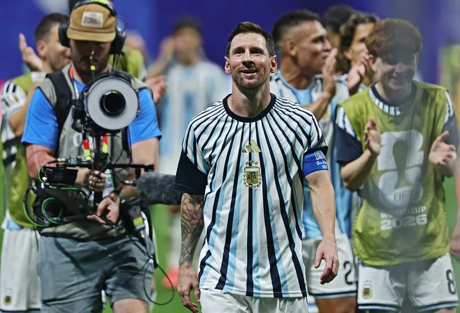Lionel Messi agranda su leyenda en el caos: líder goleador con 8 y 21 en todas la copas