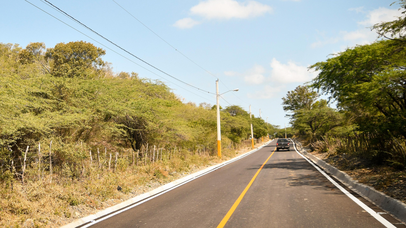 Tras 60 años de espera, presidente Abinader inaugura la carretera Hatillo Palma-Derramadero-Agua de Luis que beneficia a más de 32,000 personas en Montecristi