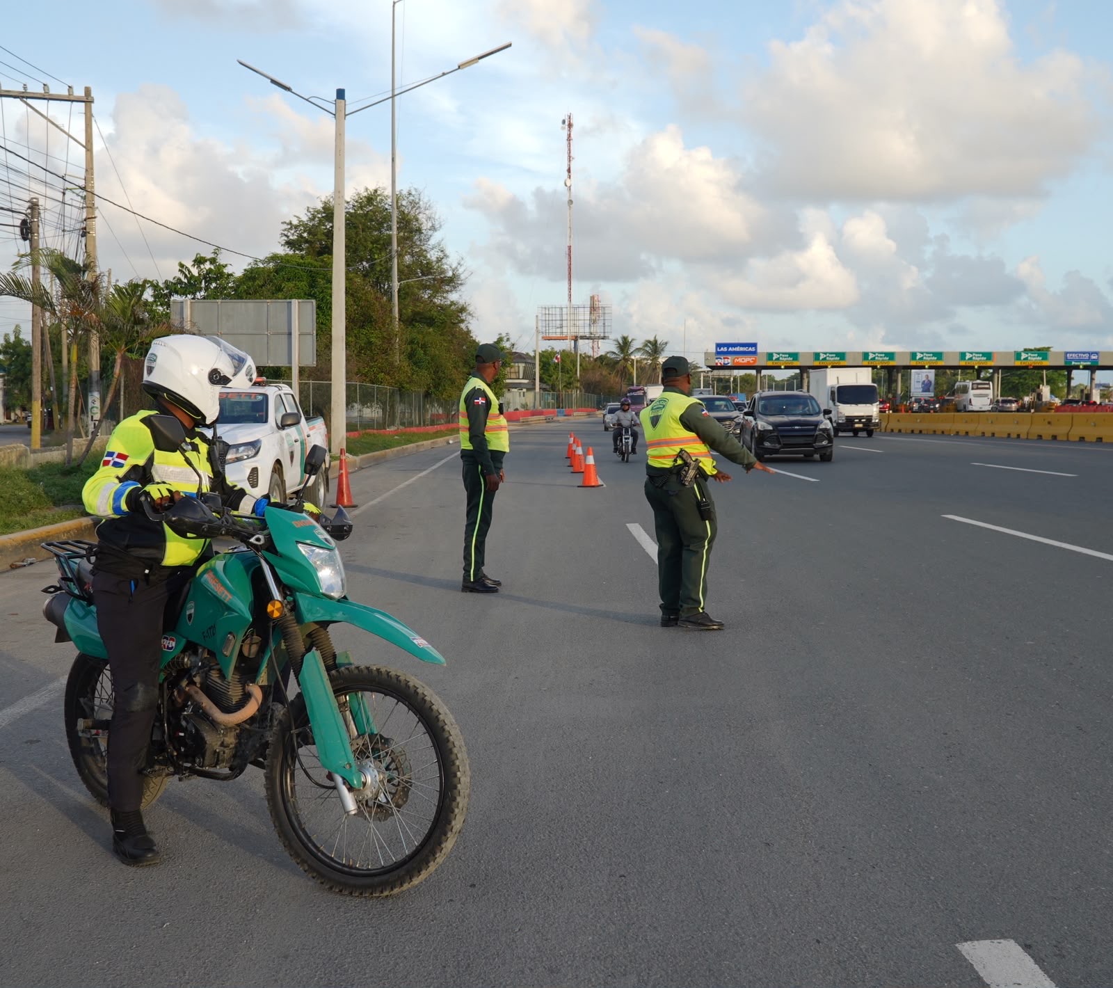 DIGESETT informa sobre utilizar rutas alternas por trabajos de mantenimiento en la autopista Duarte y Las Americas DIGESETT informa sobre utilizar rutas alternas por trabajos de mantenimiento en la autopista Duarte y Las Americas