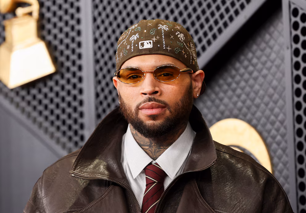 Chris Brown deberá pagar 13 millones de dólares por el ataque de uno de sus perros a una empleada doméstica Chris Brown deberá pagar 13 millones de dólares por el ataque de uno de sus perros a una empleada doméstica