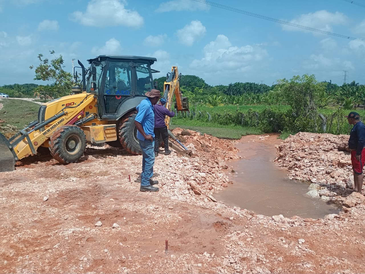 Avería en línea de 48 pulgadas afecta temporalmente el suministro de agua en sectores de Santo Domingo Este Avería en línea de 48 pulgadas afecta temporalmente el suministro de agua en sectores de Santo Domingo Este