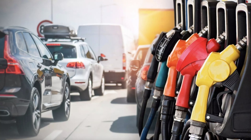 Gobierno congela combustibles