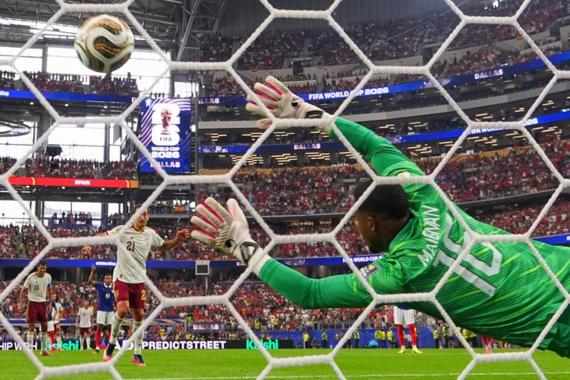 España avanza a la final del Mundial con una victoria por 2-0 sobre Francia España avanza a la final del Mundial con una victoria por 2-0 sobre Francia