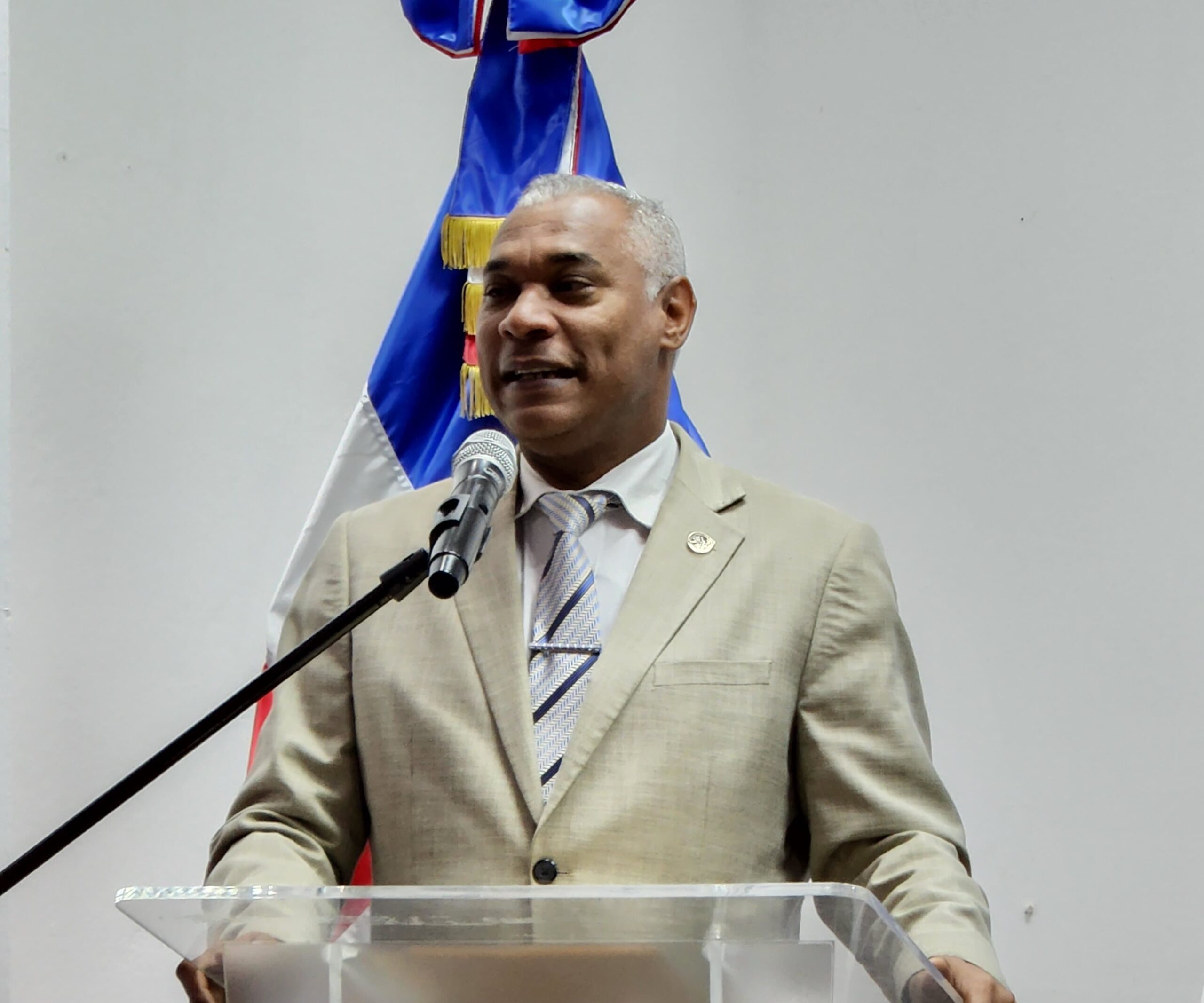 Gerardo Roa gana la Vicerrectoría de Extensión de la UASD