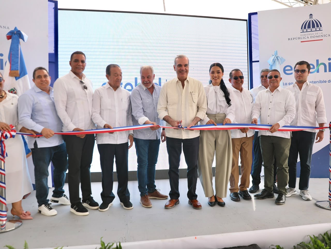 Presidente Abinader inaugura carretera Cruce Los Quemados que mejora la conectividad e impulsa el desarrollo de cientos de familias y productores agrícolas de Santiago Rodríguez Presidente Abinader inaugura carretera Cruce Los Quemados que mejora la conectividad e impulsa el desarrollo de cientos de familias y productores agrícolas de Santiago Rodríguez