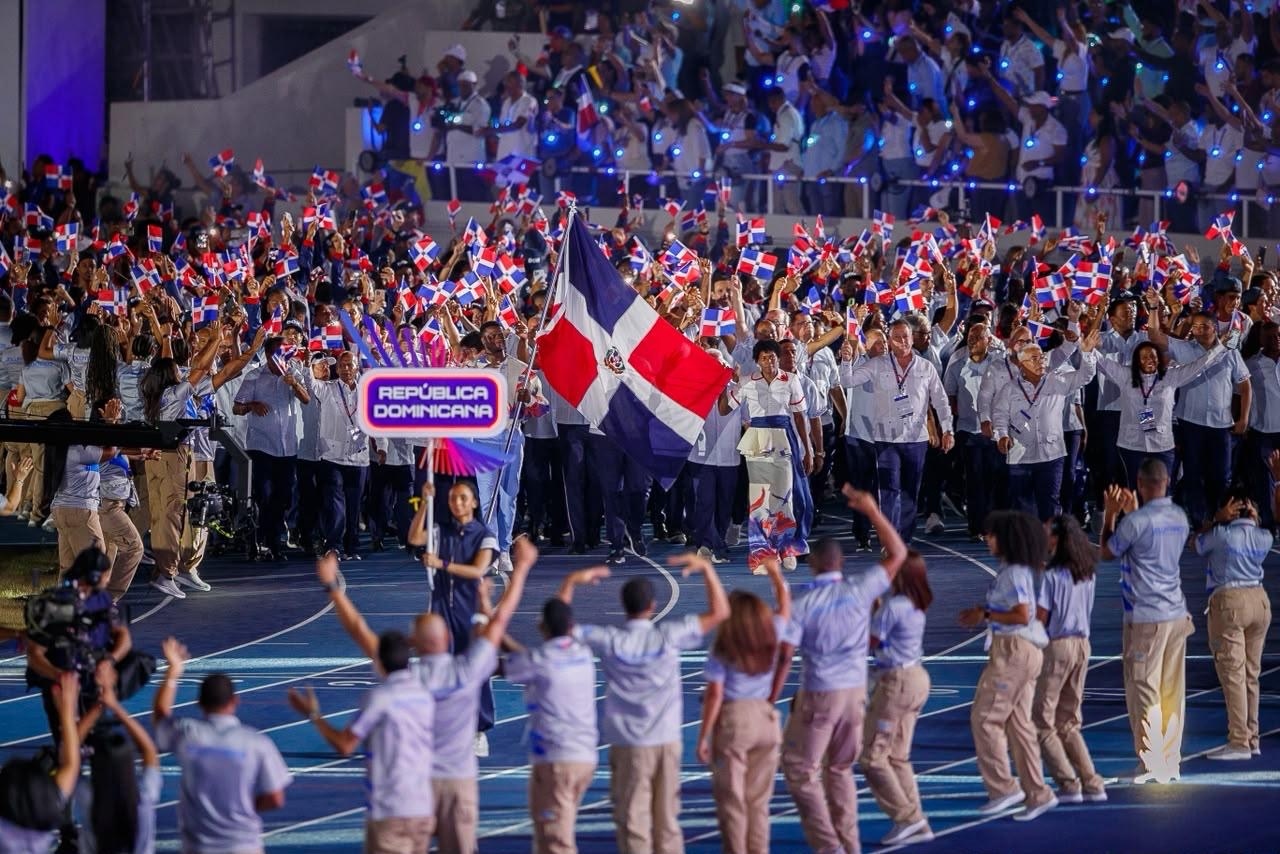 Presidente Abinader, junto a la vicepresidenta y primera dama, dejó abiertos los XXV Juegos Centroamericanos y del Caribe Santo Domingo 2026