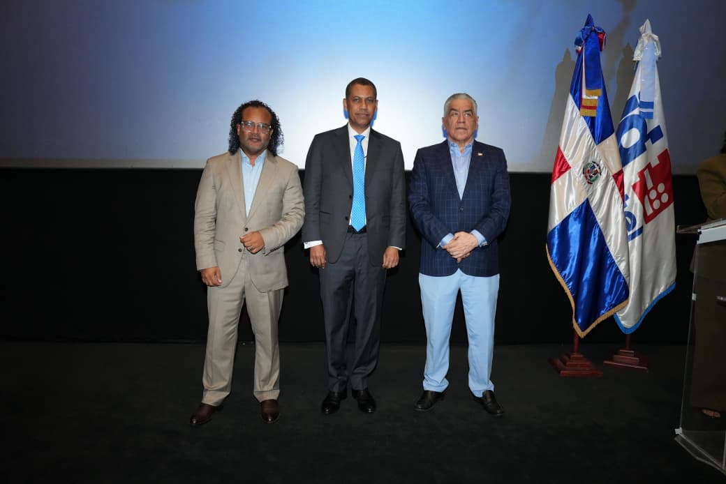 Alberto Zayas estrena Los Soldados de la Democracia, un documental que rescata un capítulo clave de la historia dominicana