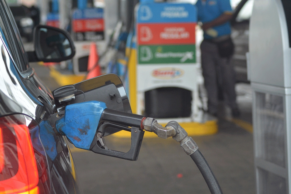 Gobierno baja el GLP y los combustibles regulares