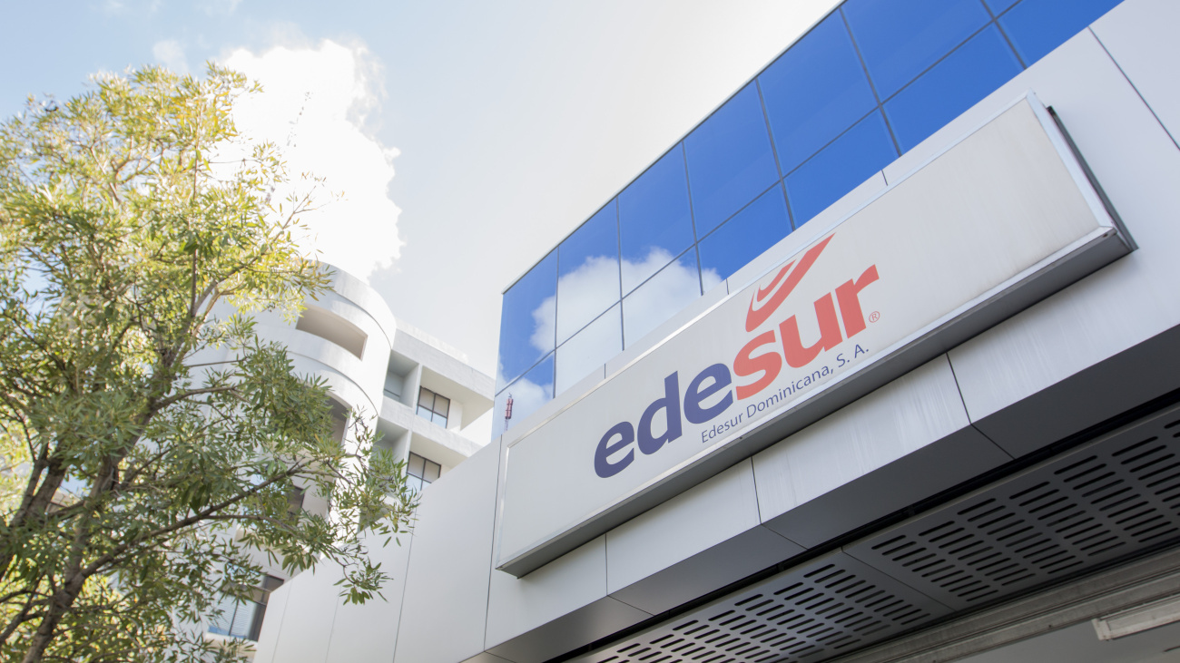 Edesur modernizará las redes eléctricas en Bahoruco con una inversión superior a los RD 94.1 millones Edesur modernizará las redes eléctricas en Bahoruco con una inversión superior a los RD 94.1 millones