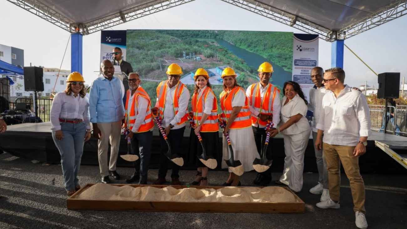Vicepresidenta Raquel Peña entrega nuevas obras e inicia proyecto de agua potable en La Romana Vicepresidenta Raquel Peña entrega nuevas obras e inicia proyecto de agua potable en La Romana