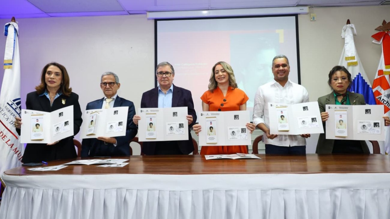 INPOSDOM resalta el aporte literario y cultural de Aída Cartagena Portalatín con nueva estampilla conmemorativa