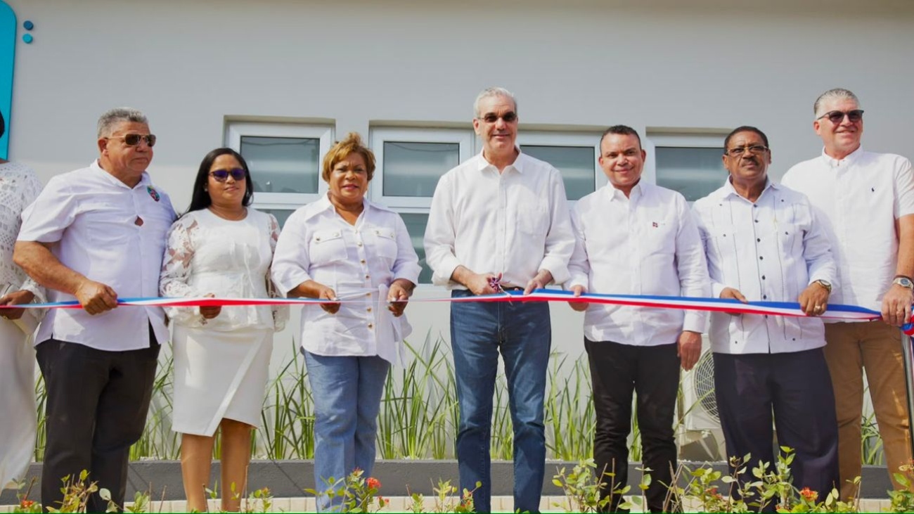 Presidente Abinader inaugura Hospital Hacienda Estrella renovado Presidente Abinader inaugura Hospital Hacienda Estrella renovado
