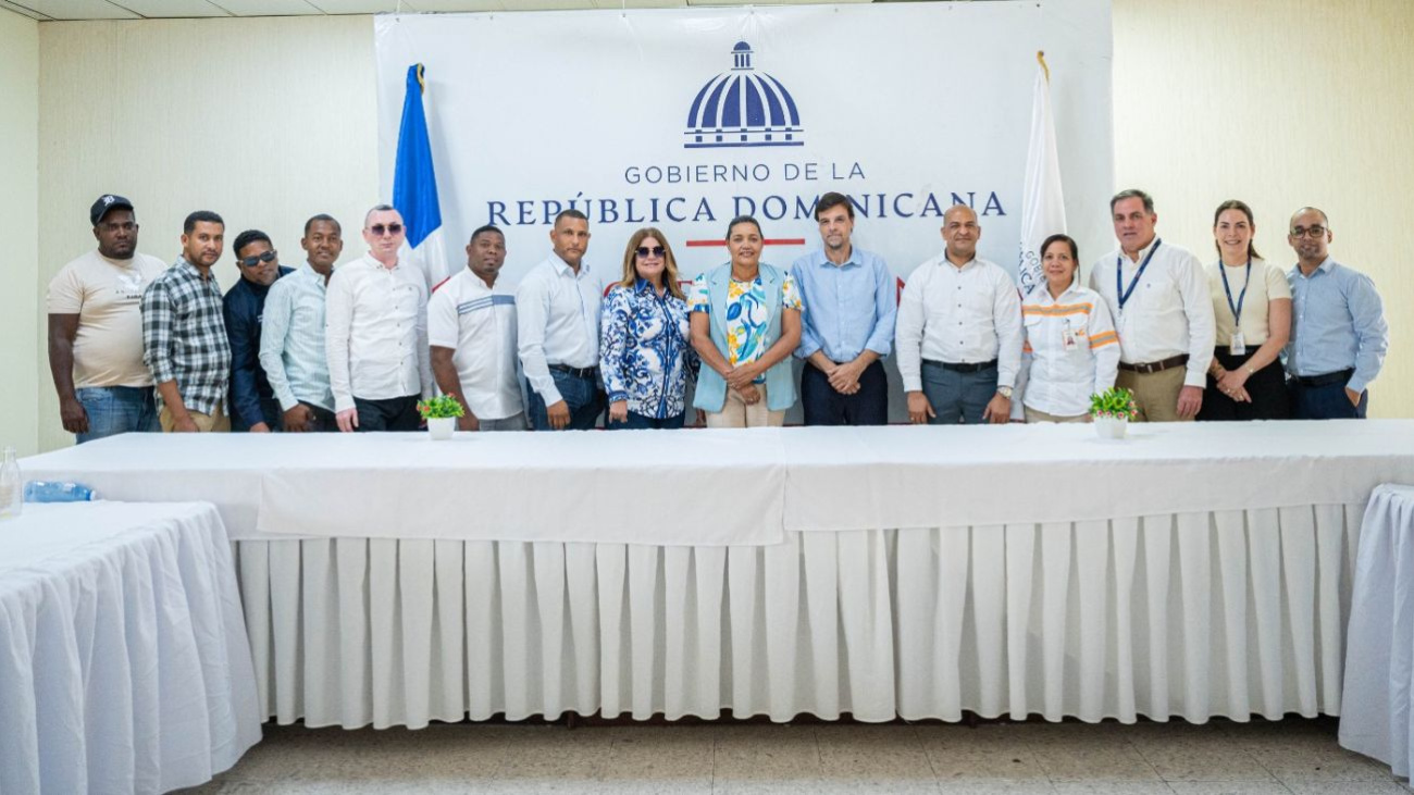 Edesur Dominicana invertirá RD 421.4 millones para modernizar redes eléctricas en Azua 6 de Julio 2026 Edesur Dominicana invertirá RD 421.4 millones para modernizar redes eléctricas en Azua 6 de Julio 2026