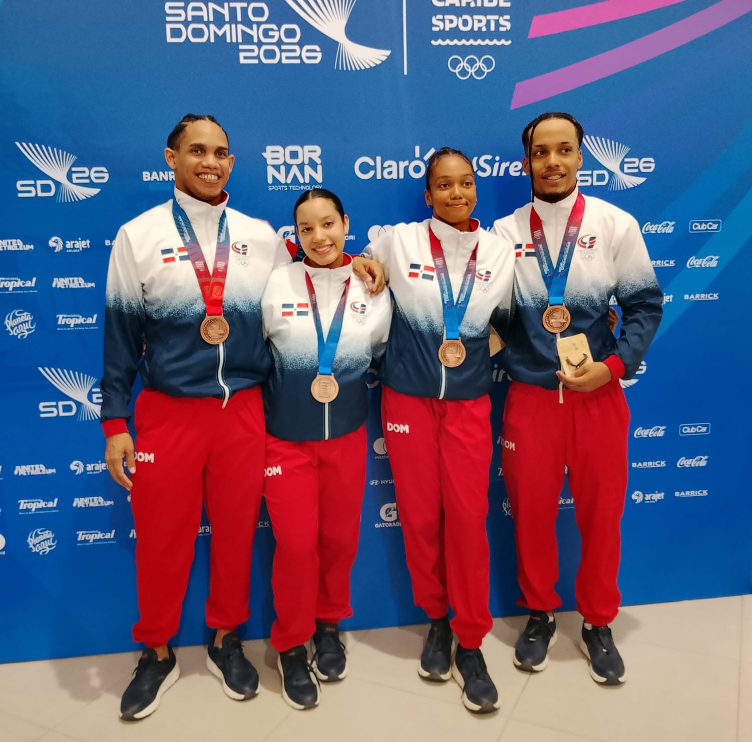Gimnasia sincronizada se cuelga dos medallas de bronce