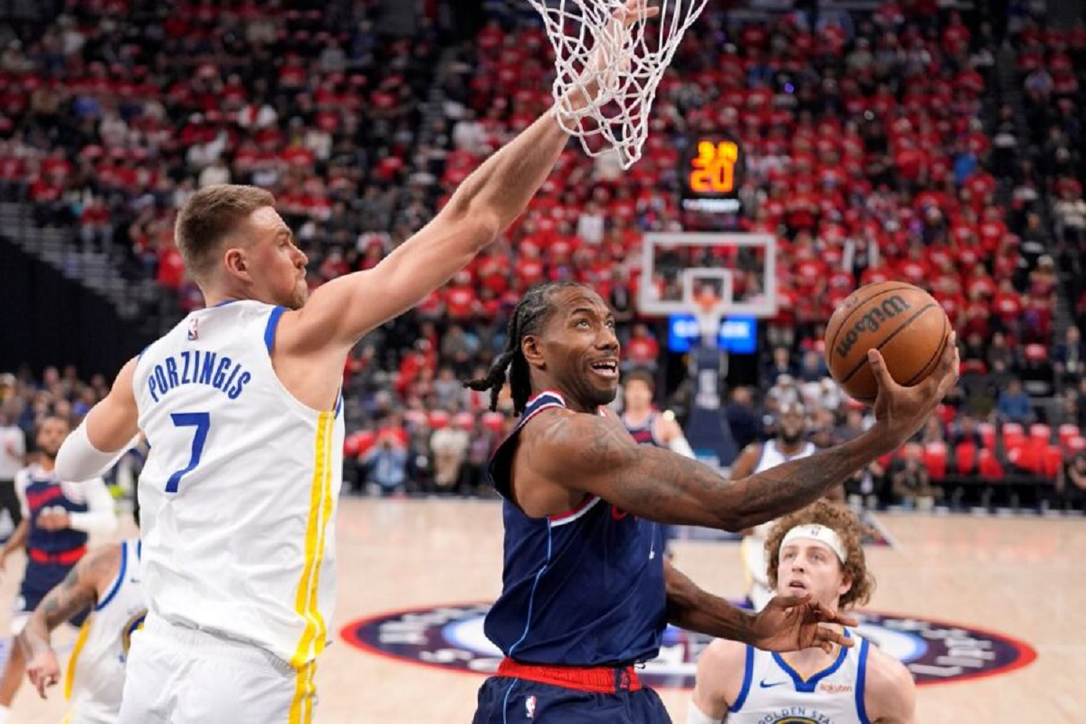 Kawhi Leonard regresa a Toronto tras un acuerdo de los Raptors con los Clippers, según una fuente de AP