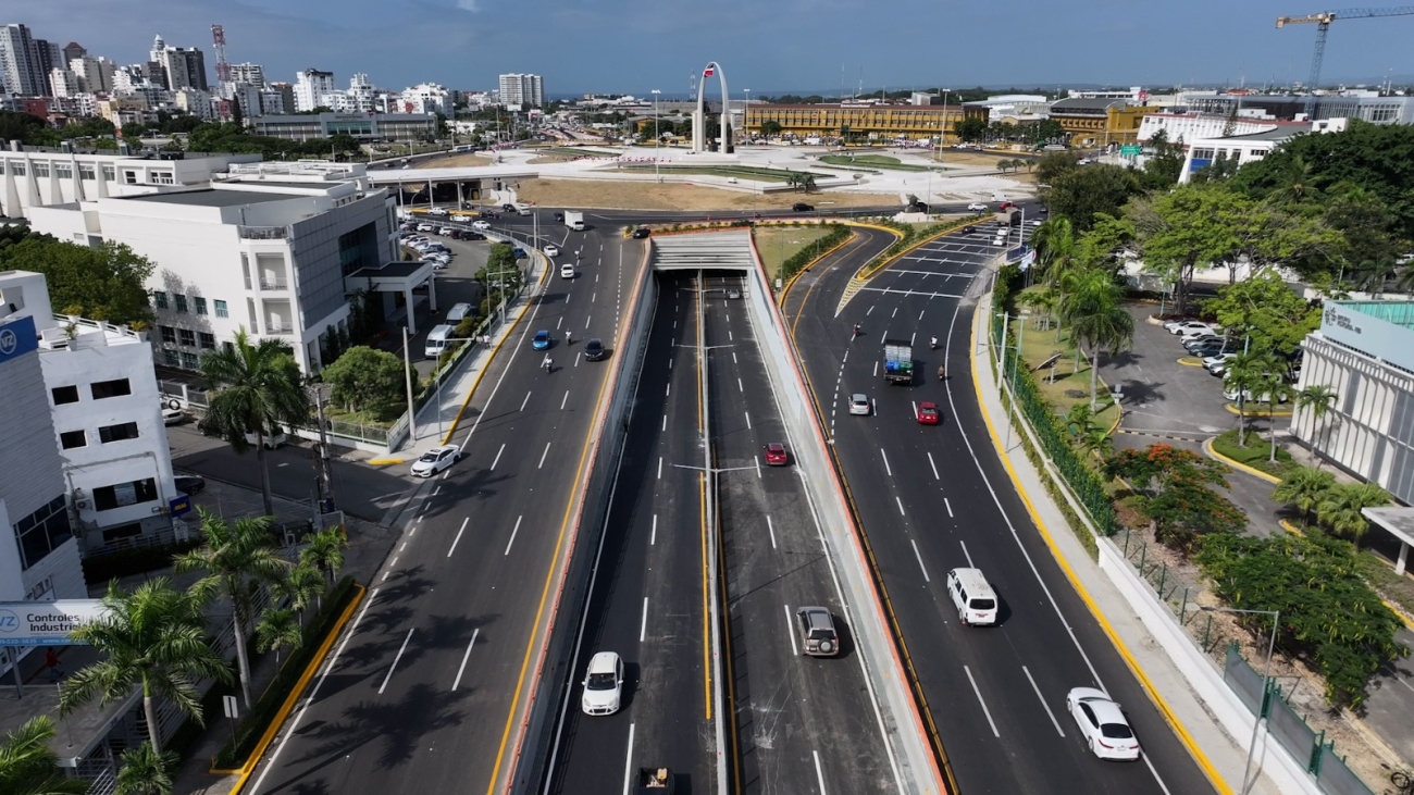 Nuevo túnel de la Plaza de la Bandera mejora la movilidad en su primer día de operación Nuevo túnel de la Plaza de la Bandera mejora la movilidad en su primer día de operación