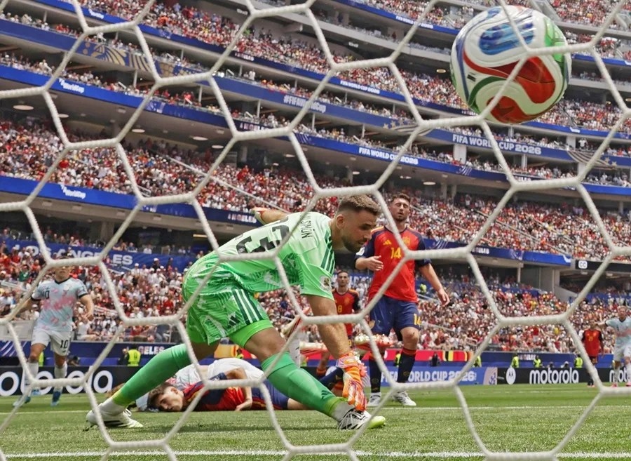 Unai Simón deja en 649 minutos el récord sin encajar gol en un Mundial