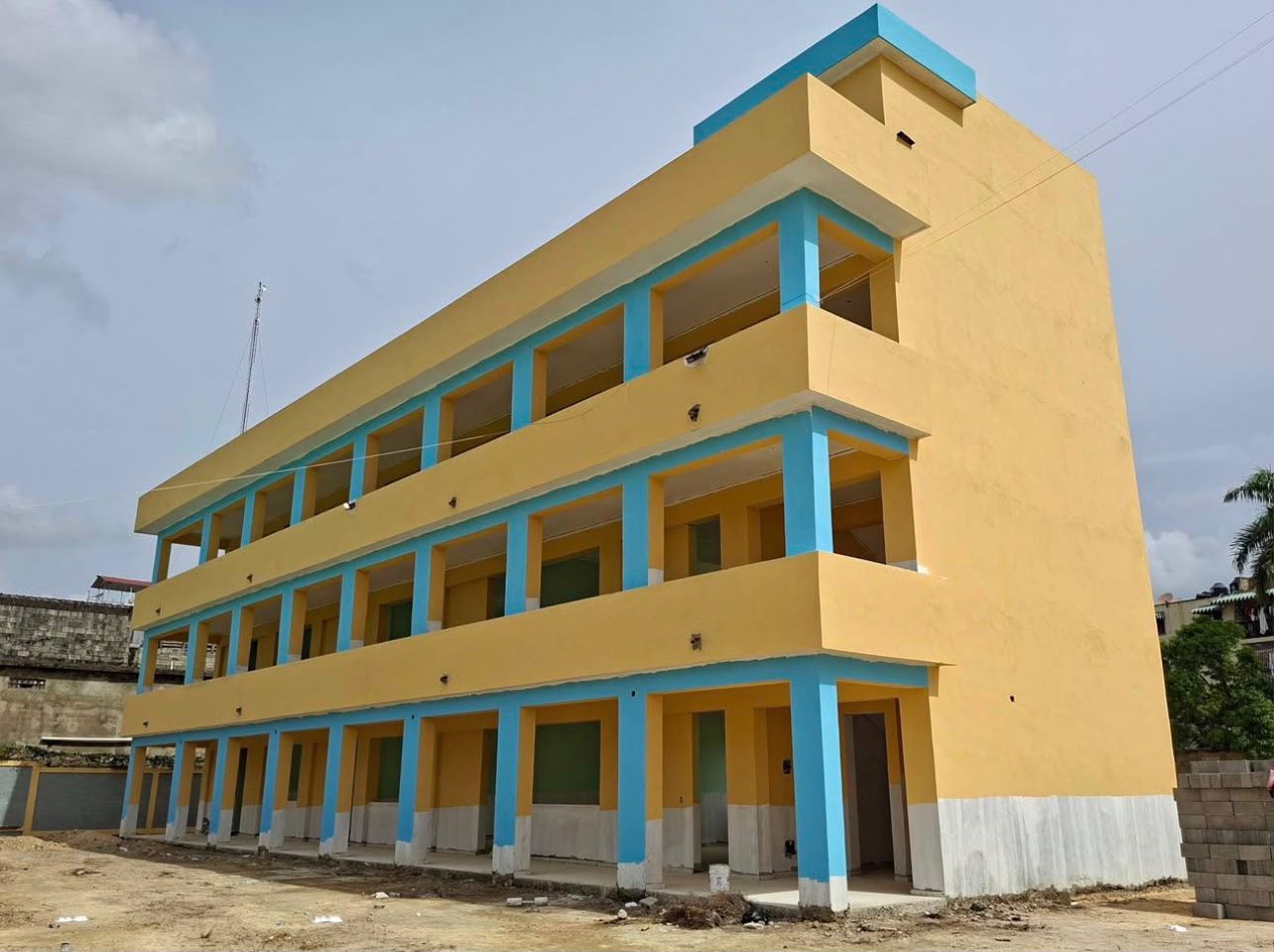 Escuela Básica Cancino Adentro avanza a ritmo acelerado y estará lista para el próximo año escolar Escuela Básica Cancino Adentro avanza a ritmo acelerado y estará lista para el próximo año escolar