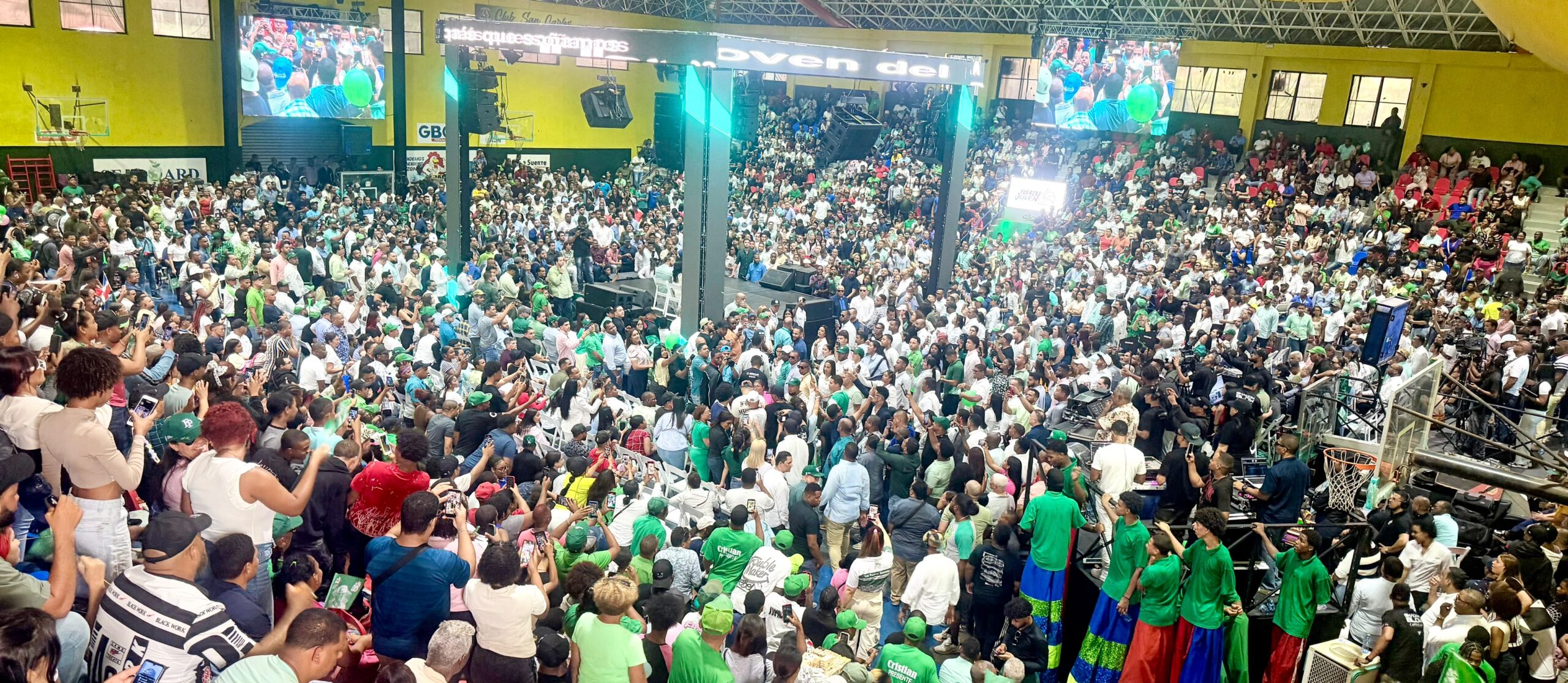 Club San Carlos se desborda con la presentación de la estructura nacional de juventud de la Fuerza del Pueblo