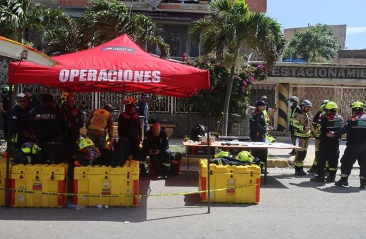 Rescatan a un superviviente de los terremotos en Venezuela tras ocho días bajo los escombros Rescatan a un superviviente de los terremotos en Venezuela tras ocho días bajo los escombros