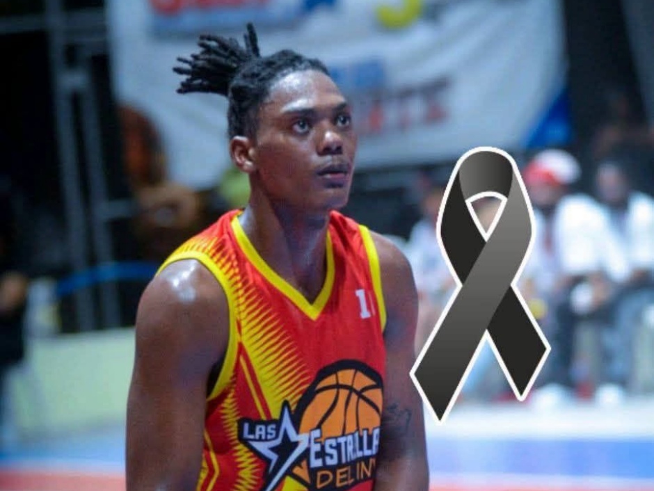 Joven baloncestista muere tras desplomarse en pleno partido