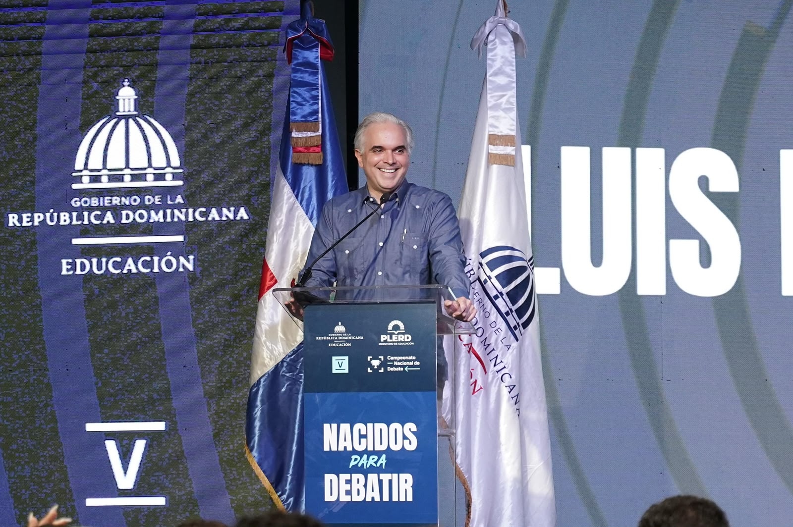 Ministro Luis Miguel De Camps destaca el debate escolar como herramienta para formar ciudadanos críticos y fortalecer la democracia