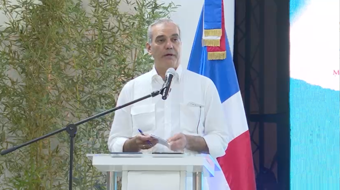 Presidente Abinader expresa su total indignación, califica de "animal" al responsable de la muerte de un joven en Herrera y exige que se haga justicia