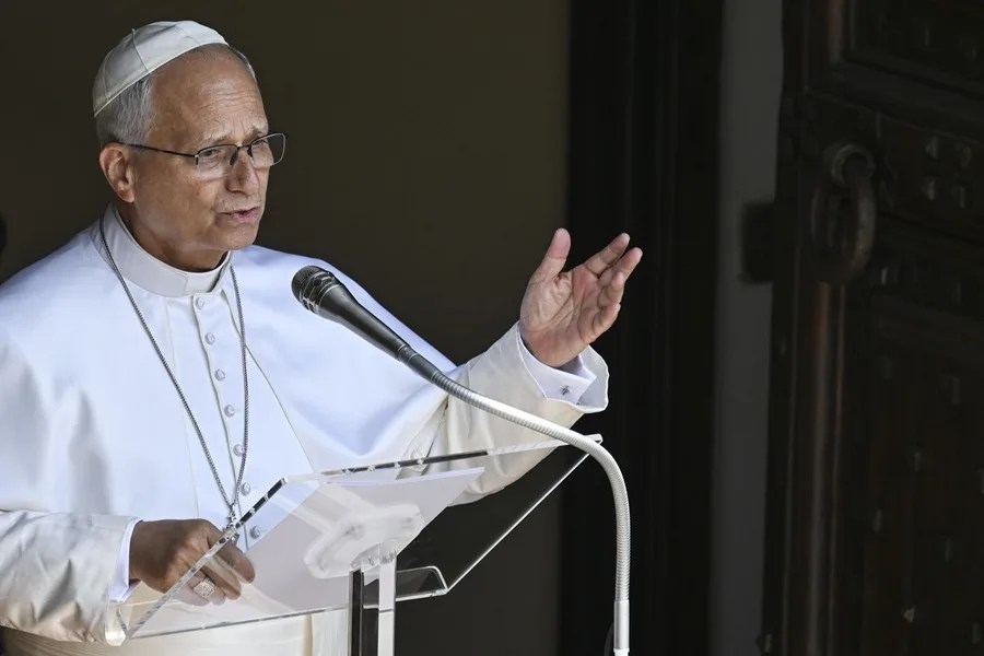 El papa pide rezar por socorristas y personas afectadas en los incendios en España y Francia