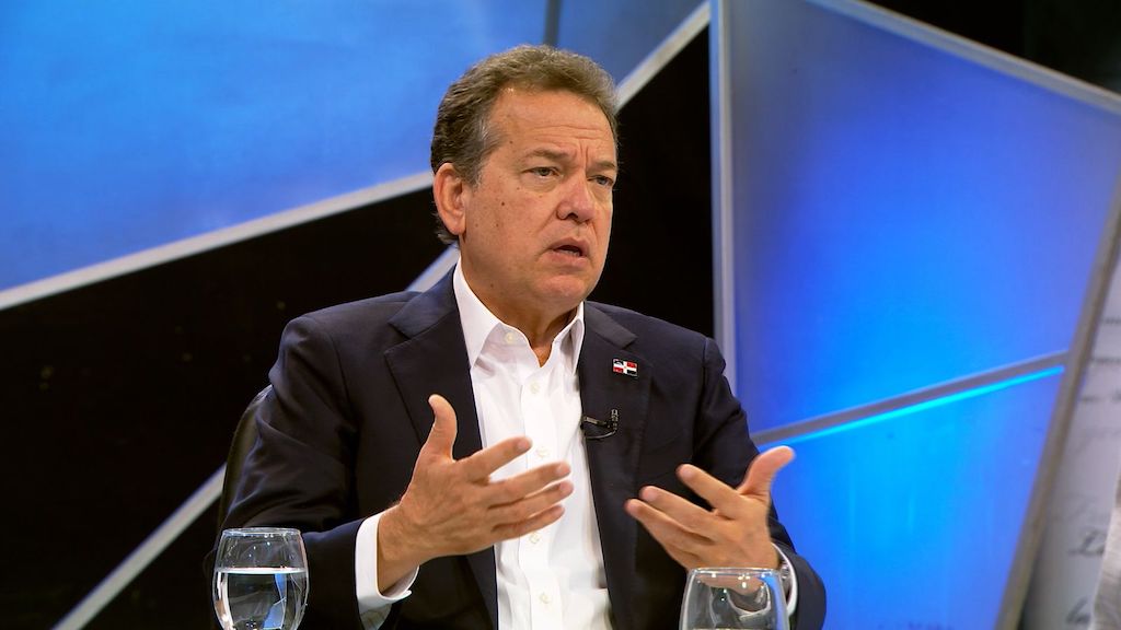 Ministro Ito Bisonó destaca avances de la política habitacional y anuncia nuevas entregas de viviendas