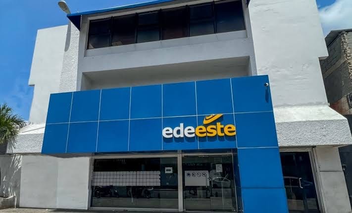 Edeeste responde a comunidad de Capotillo y exhorta a usuarios regularizar su servicio eléctrico para garantizar una solución sostenible Edeeste responde a comunidad de Capotillo y exhorta a usuarios regularizar su servicio eléctrico para garantizar una solución sostenible
