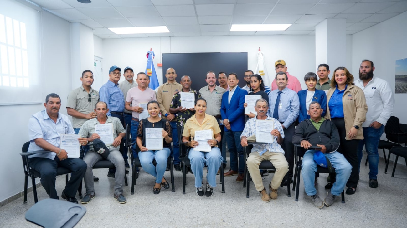 Dieciocho productores de la región Norte reciben más de RD 15 millones para tecnificar sus predios