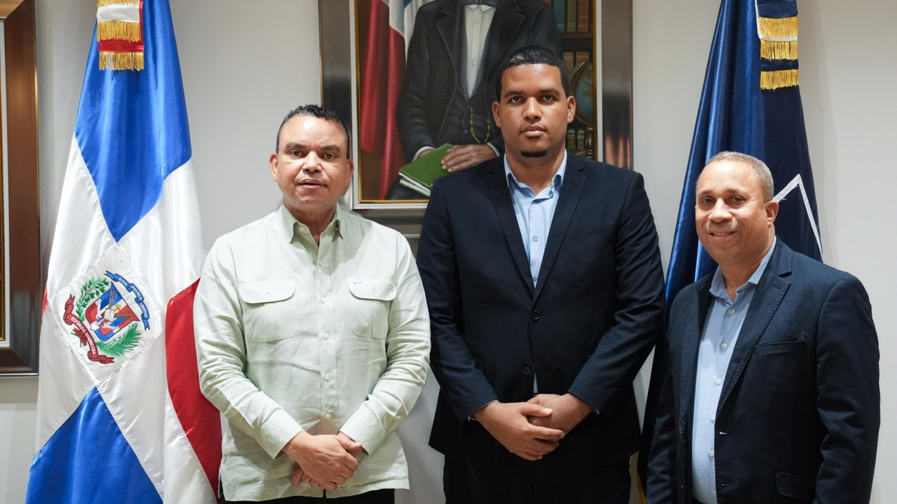 SNS fortalece gestión hospitalaria con designación de nuevos directores en hospitales de Santo Domingo y la Región Enriquillo