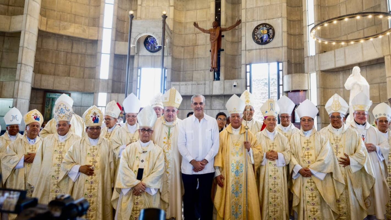 Presidente Abinader asiste a toma de posesión del nuevo obispo de la Diócesis de La Vega, Andrés Napoleón Romero Cárdenas Presidente Abinader asiste a toma de posesión del nuevo obispo de la Diócesis de La Vega, Andrés Napoleón Romero Cárdenas