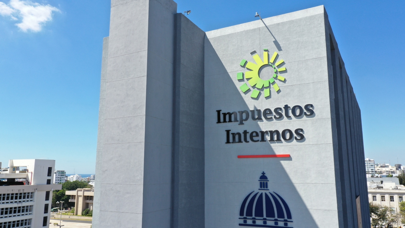 DGII informa emisión exclusiva de facturas electrónicas para Grandes Locales y Medianos Contribuyentes desde noviembre DGII informa emisión exclusiva de facturas electrónicas para Grandes Locales y Medianos Contribuyentes desde noviembre