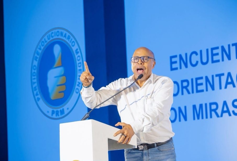 Alfredo Pacheco llama a preservar la unidad del PRM y respalda decisiones de su alta dirección