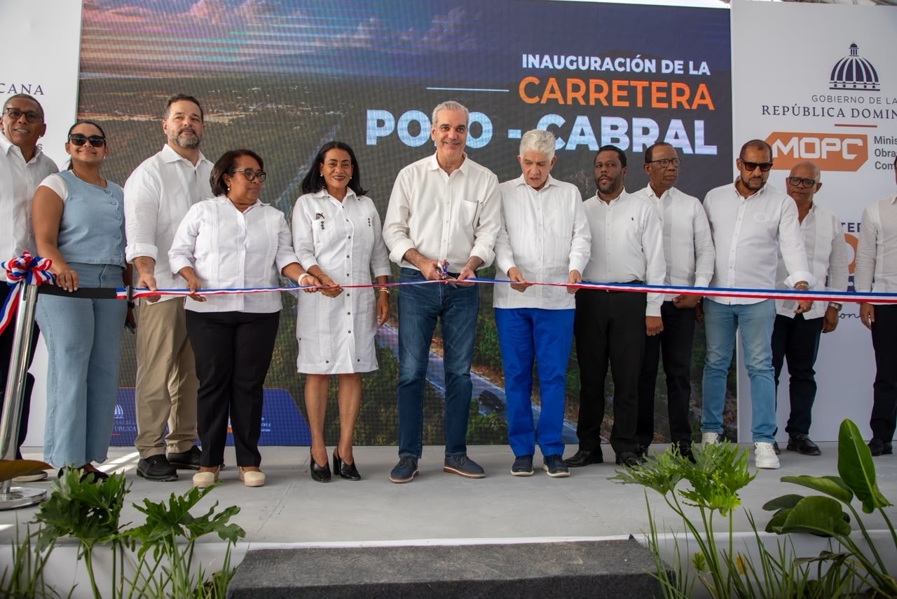 Presidente Luis Abinader inaugura carretera Cabral–Polo y fortalece conexión vial para el desarrollo del sur