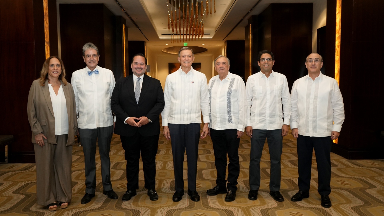 Canciller Roberto Álvarez destaca oportunidad histórica para fortalecer el comercio y las inversiones entre República Dominicana y México Canciller Roberto Álvarez destaca oportunidad histórica para fortalecer el comercio y las inversiones entre República Dominicana y México