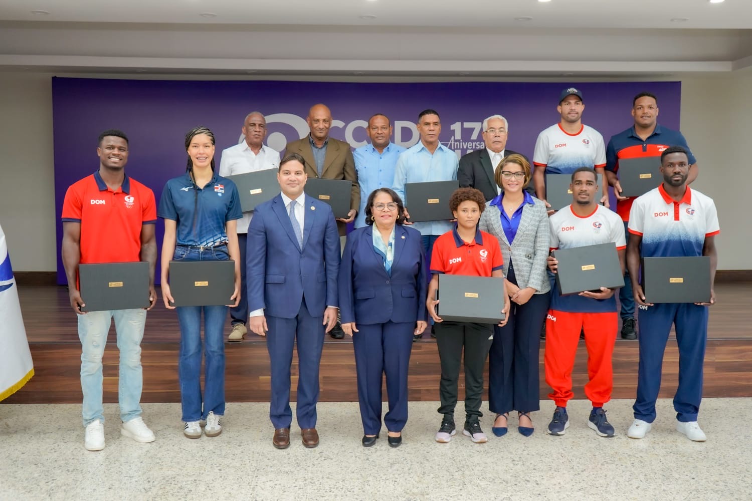 Cámara de Cuentas reconoce a atletas dominicanos medallistas por histórica actuación en Santo Domingo 2026