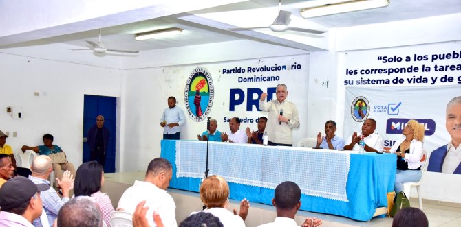 Miguel Vargas arremete contra gestión de Abinader y llama al PRD a prepararse para 2028