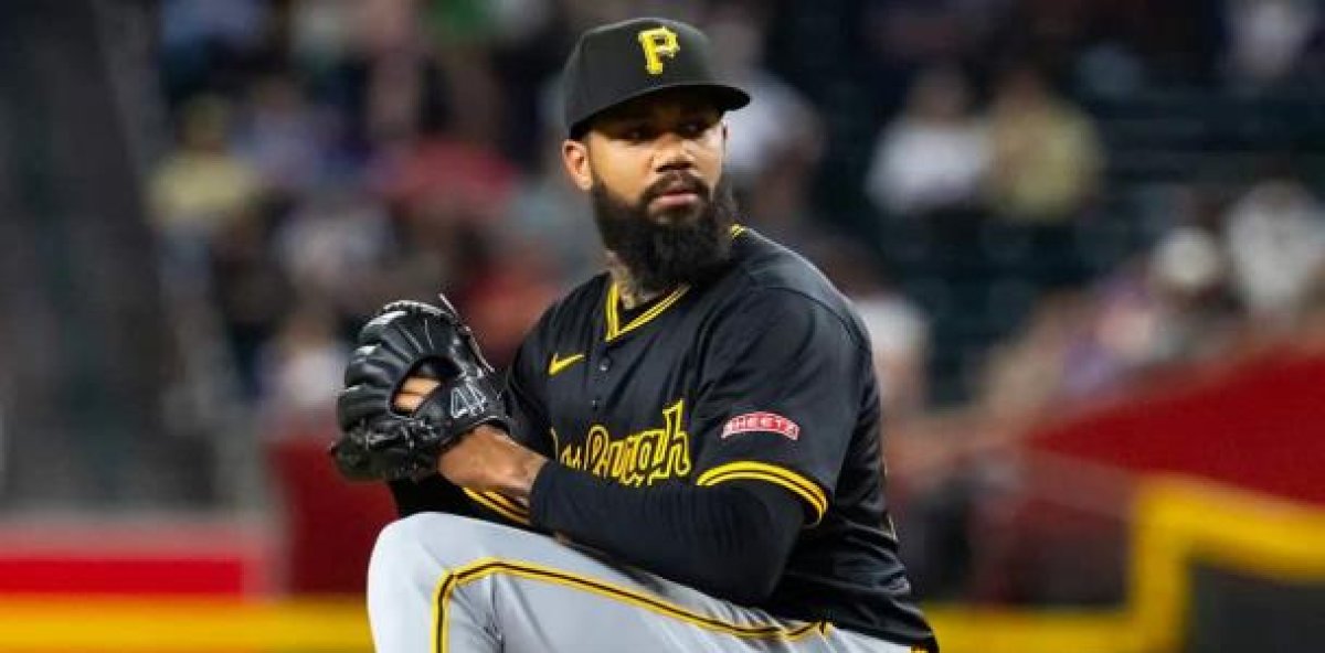 Los Diamondbacks de Arizona seleccionan a Dennis Santana