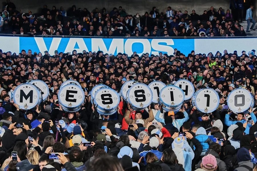 Los argentinos agradecen a Messi tras su retiro de la selección: «Fuimos muy felices» Los argentinos agradecen a Messi tras su retiro de la selección: «Fuimos muy felices»